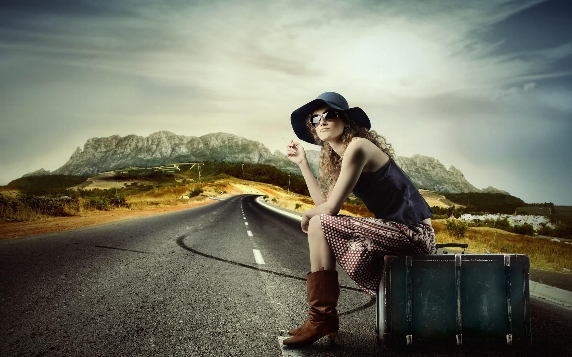 travelling girl travel tips