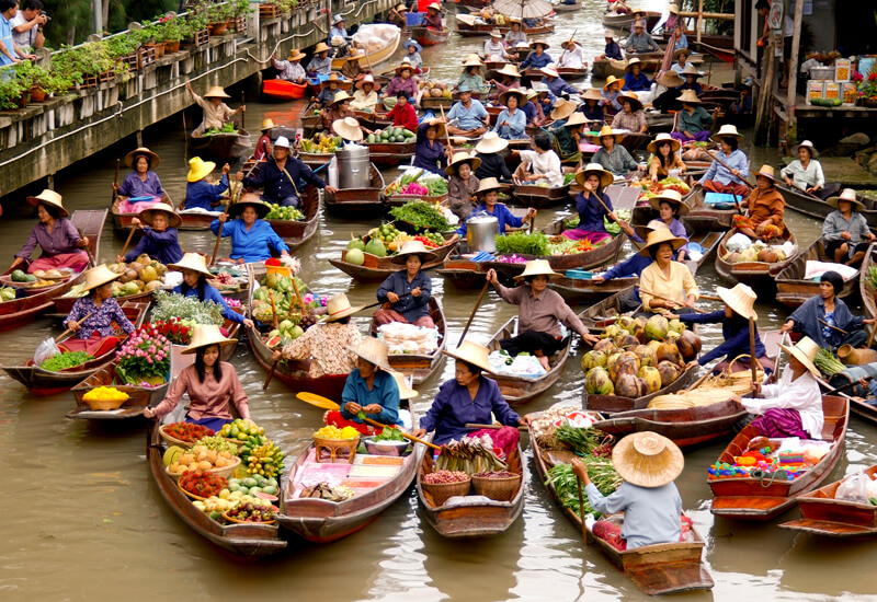 thai market on the water