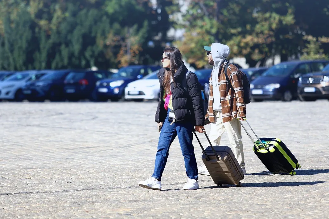 Traveling Consultants