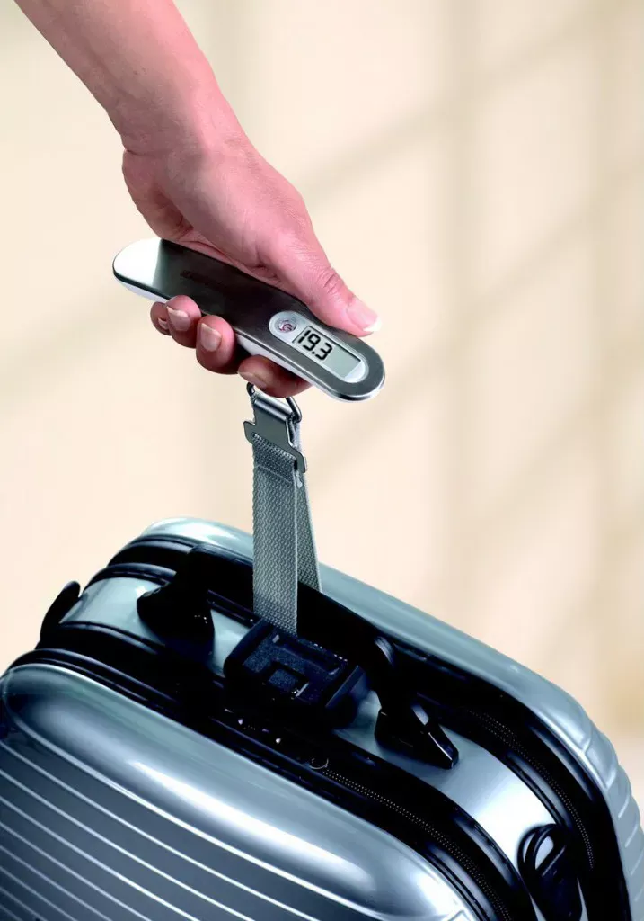 Convenient and practical weighing device for your luggage